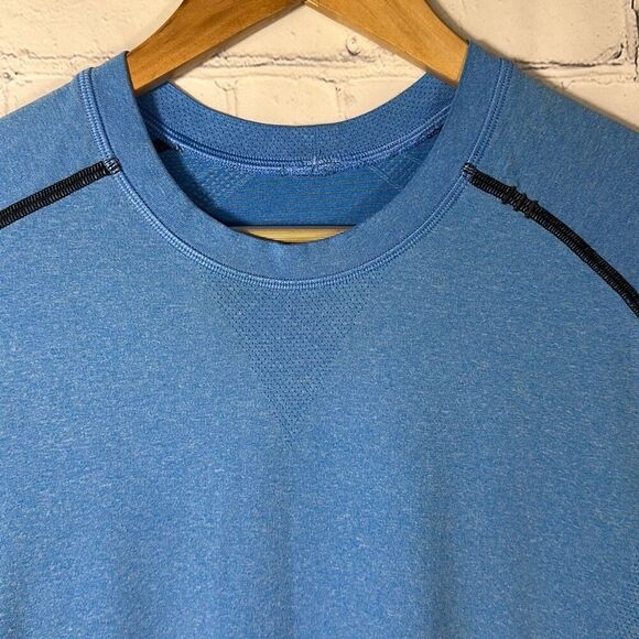 Lululemon Men’s Metal Vent Tech Athletic Shirt Size Medium Athleisure Blue - Picture 2 of 7